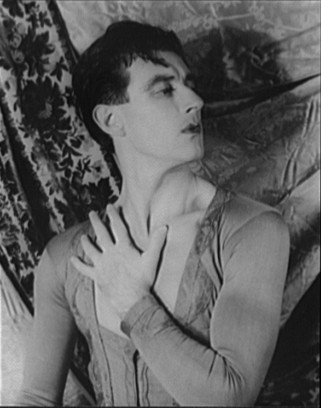 Антон Долин в Испанском танце, 1940. Фотография Карла Ван Вехтена